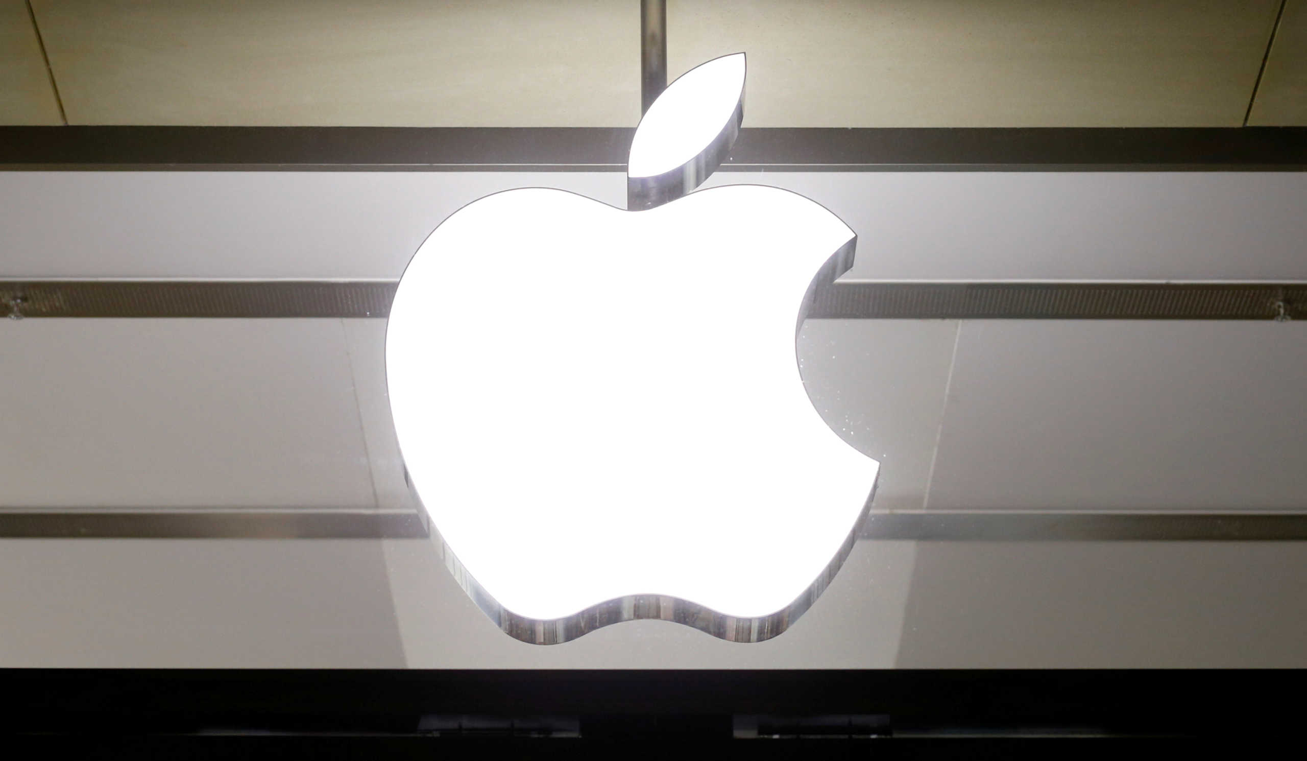 Η Apple κλείνει και πάλι καταστήματα στις ΗΠΑ λόγω κορονοϊού