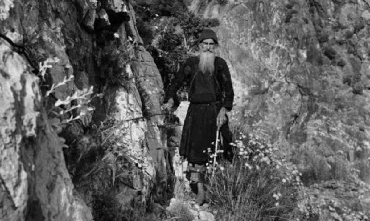 Ποιοι είναι οι “γυμνοί ασκητές” του Αγίου Όρους