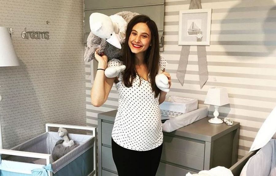 Η εξομολόγηση της Φωτεινής Αθερίδου για την μητρότητα: «Είχαμε εναλλαγές. Θα το ρίξουμε, δεν θα το ρίξουμε…»