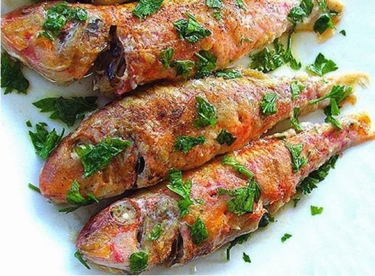 Τα μυστικά του αγιορείτη Μοναχού Επιφάνιου για να φτιάξετε τα πιο επιτυχημένα μπαρμπούνια μαρινάτα!