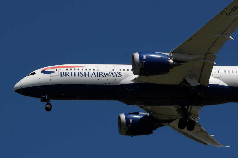 Κορονοϊός: Προσφεύγει στα δικαστήρια η μητρική της British Airways για την καραντίνα στους ταξιδιώτες