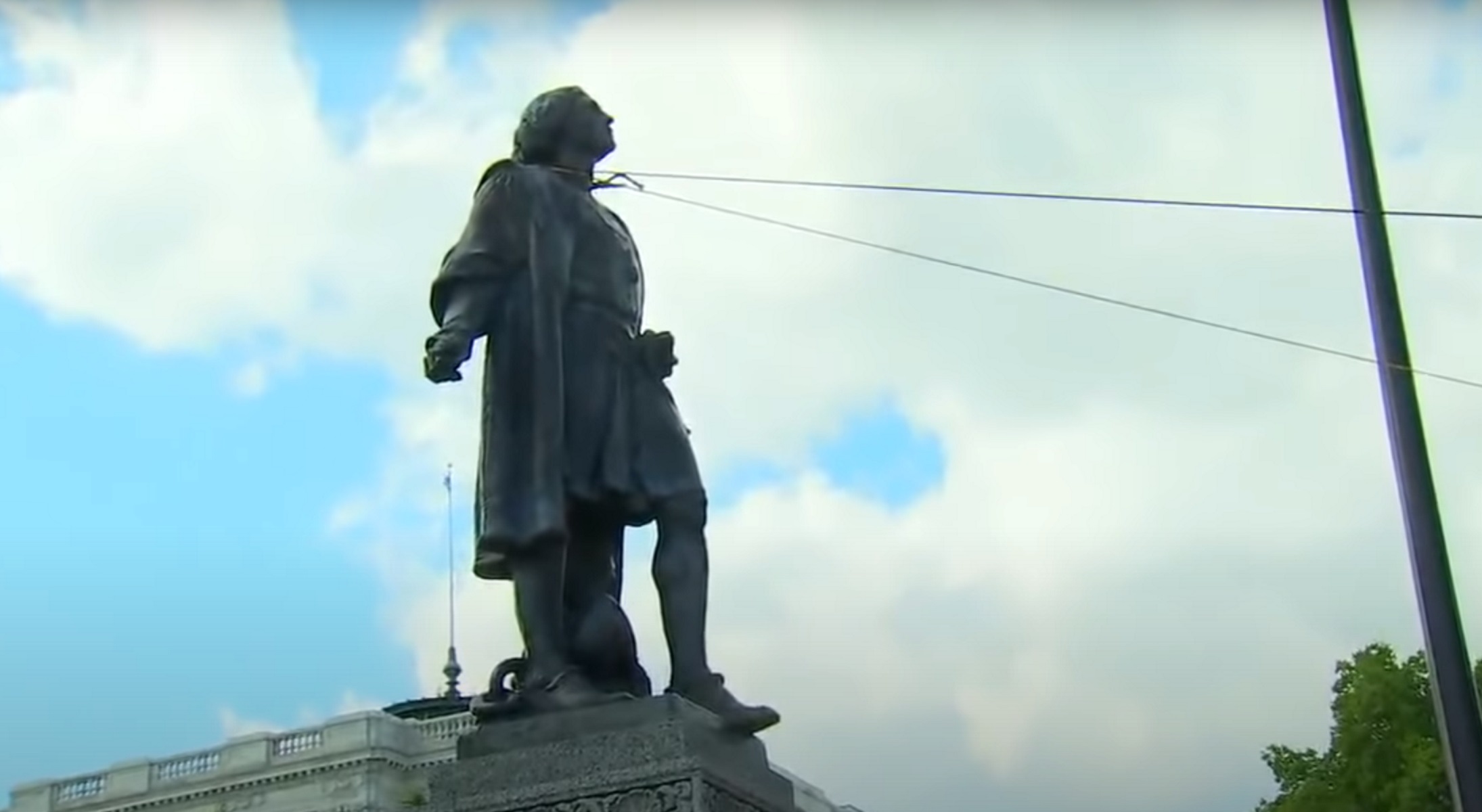Μινεσότα: Μαζεύουν υπογραφές για αντικατάσταση αγάλματος του Χριστόφορου Κολόμβου με αυτό του Prince