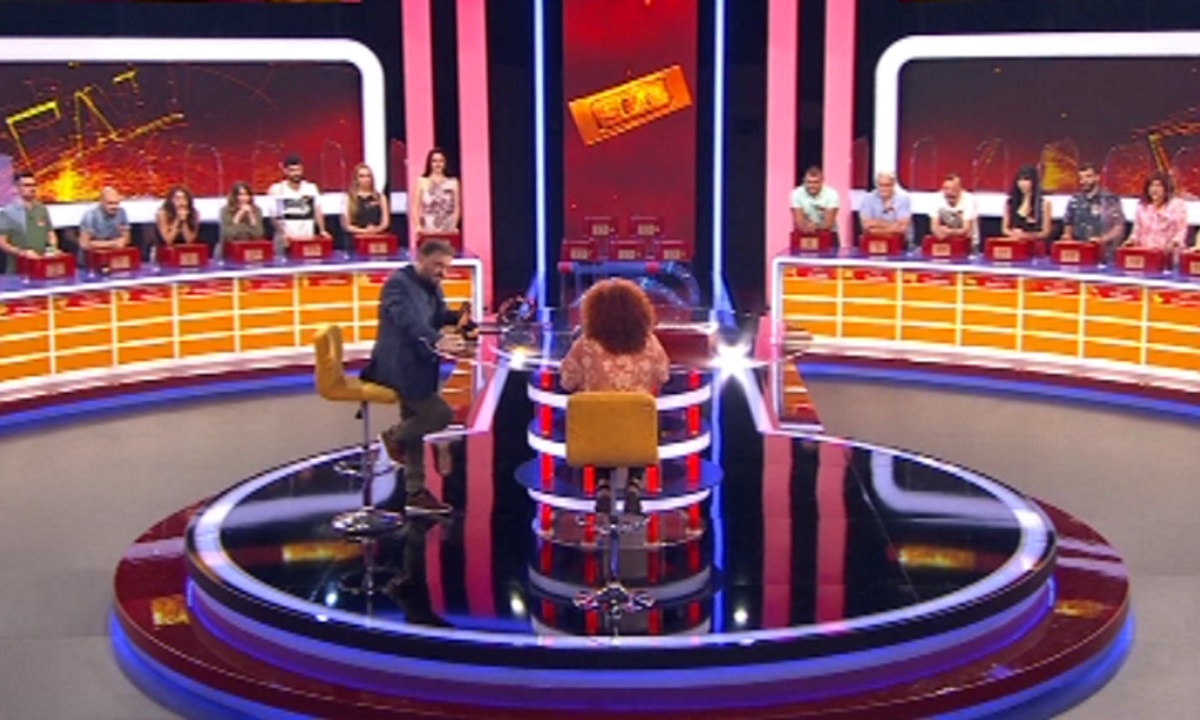 Στο Deal η κουμπάρα του Κώστα Φορτούνη! Το μήνυμα του παίκτη στον Χρήστο Φερεντίνο…