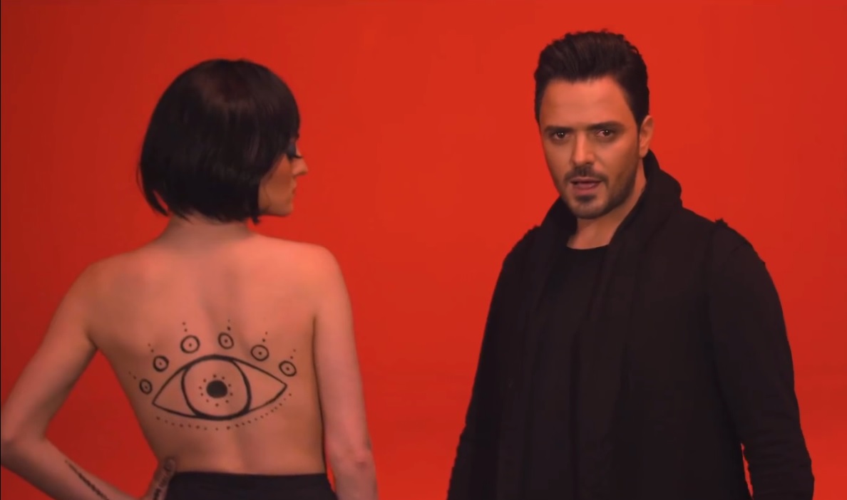 Πρώην παίκτρια του GNTM 1 όπως δεν την έχετε ξαναδεί στο νέο video clip του Νίκου Δούρου!