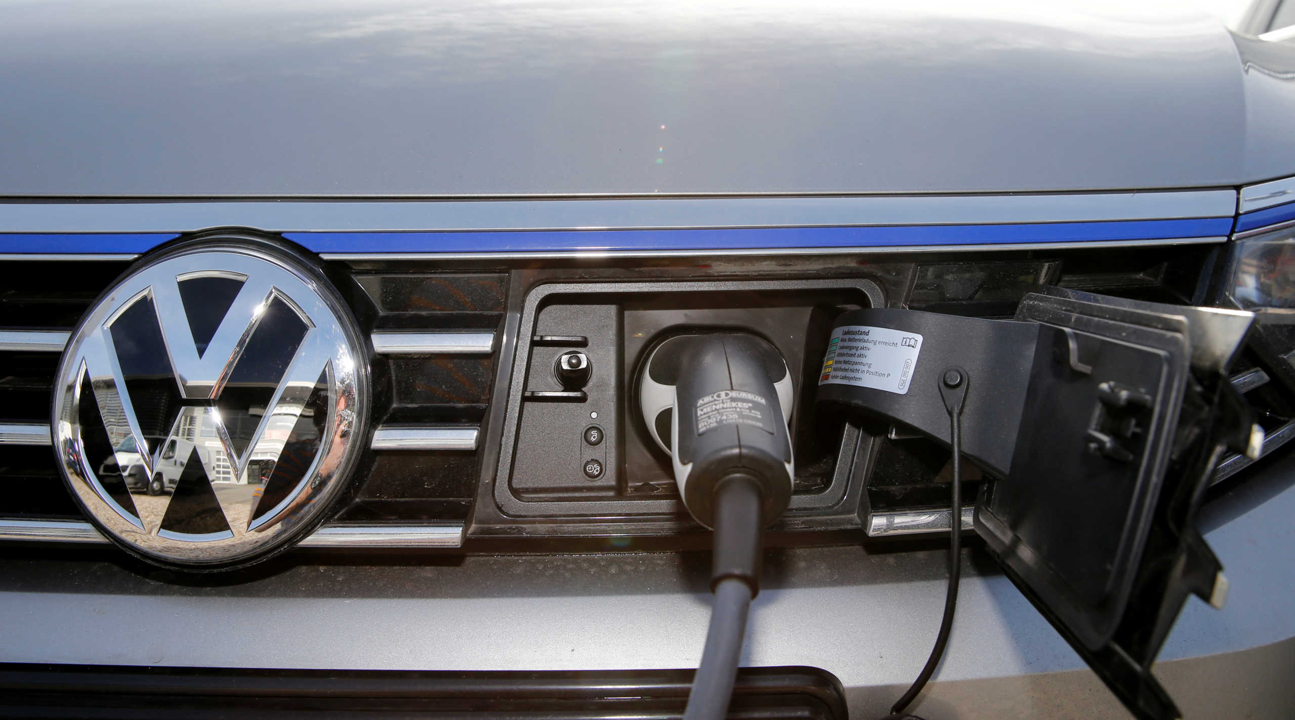 «Σύντομα το 1/3 των αυτοκινήτων θα είναι ηλεκτροκίνητα» – Τι λέει στο newsit ο πρόεδρος του ΣΕΑΑ Γιώργος Βασιλάκης