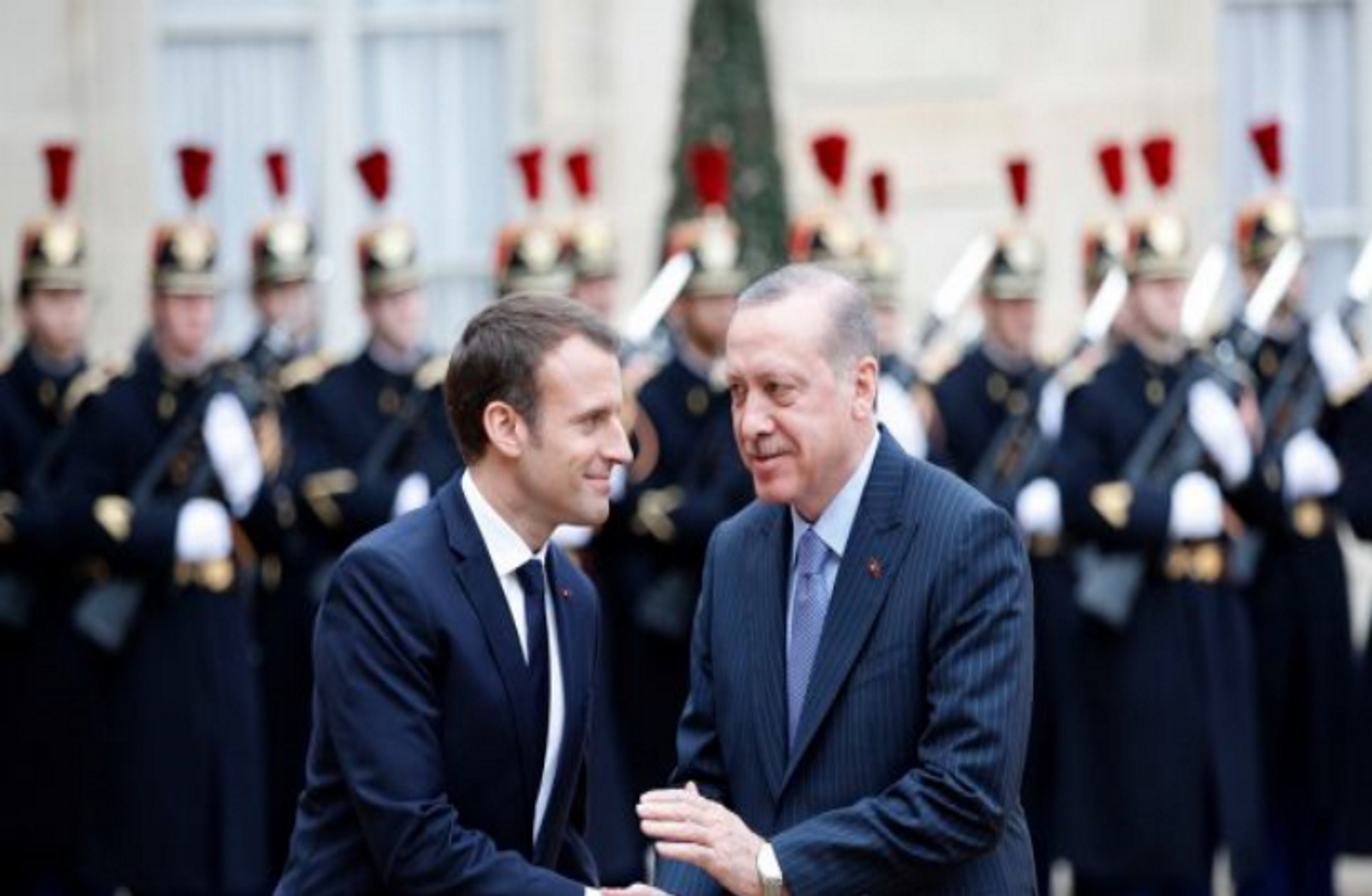 Η Γαλλία φέρνει στο ΝΑΤΟ τις τουρκικές προκλήσεις!