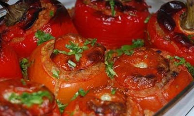 Ο αγιορείτης Μοναχός Νικήτας φτιάχνει τα πιο τέλεια ορφανά γεμιστά!