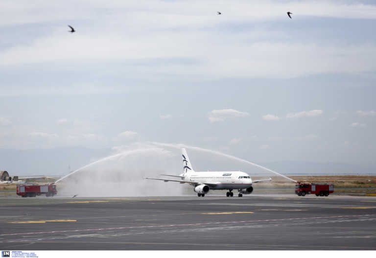 Έφτασε! Με αψίδα νερού και με… Χαρδαλιά η υποδοχή της πρώτης πτήσης εξωτερικού στο αεροδρόμιο Μακεδονία (video)