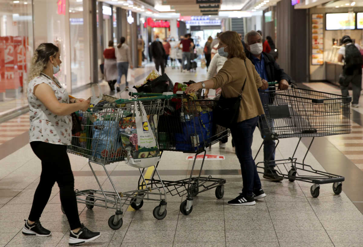 Γερμανία: Μέχρι τον Νοέμβριο η απαγόρευση των μεγάλων δημοσίων συγκεντρώσεων