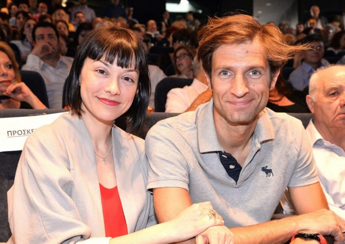 Μουμούρης – Γιαννακοπούλου: Επιστροφή στο σχολείο για τις κόρες τους!