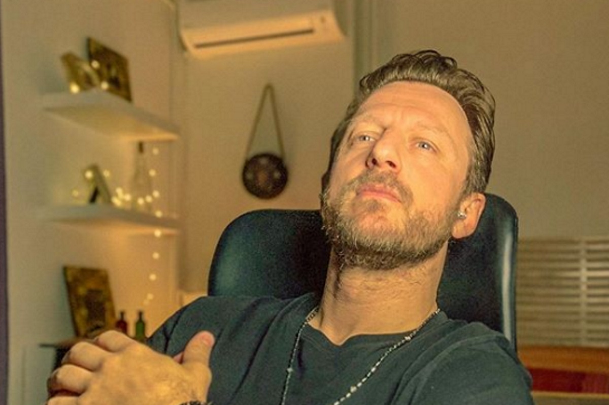 Ο Κώστας Καραφώτης αποκαλύπτει όσα μπορεί για το πάρτι του Ριμπολόβλεφ στον Σκορπιό!