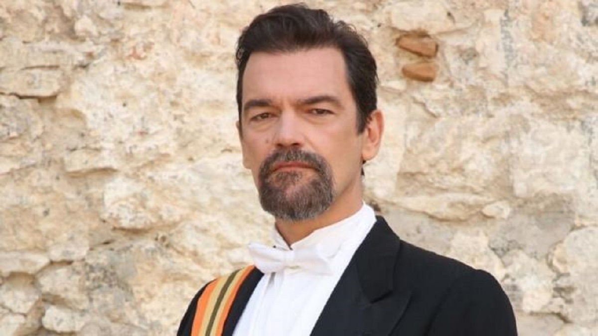 Έξαλλος ο Κωνσταντίνος Καζάκος! “Τόσα χρόνια μετά να βγεις και να πεις αυτό το πράγμα…”