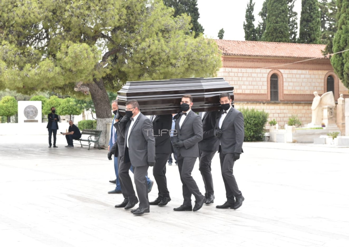 Θλίψη στο τελευταίο αντίο για τον  ηθοποιό Κώστα Φυσσούν