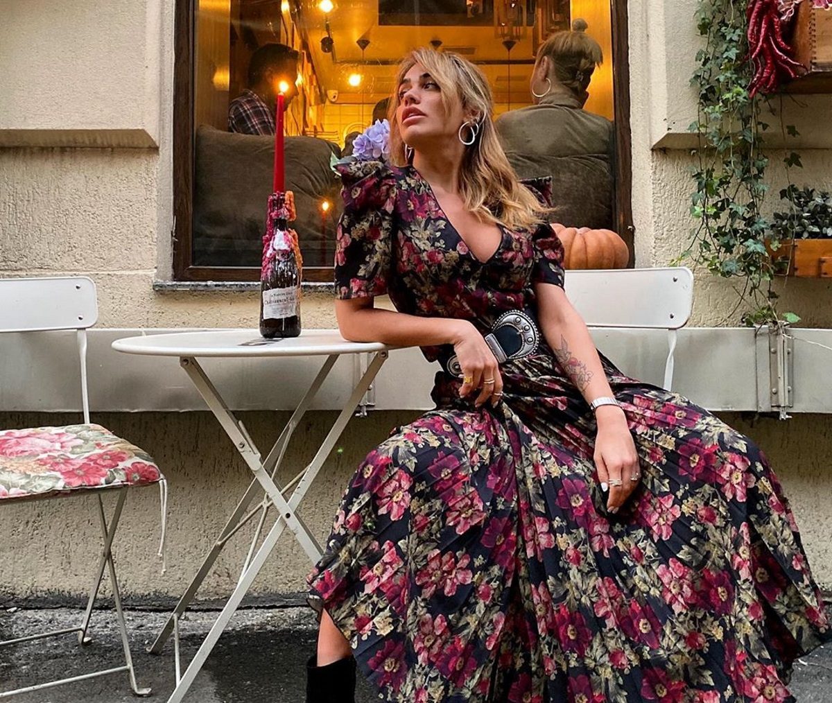 “Φωτιά” οι καμπύλες της Κόνι Μεταξά στα social media!