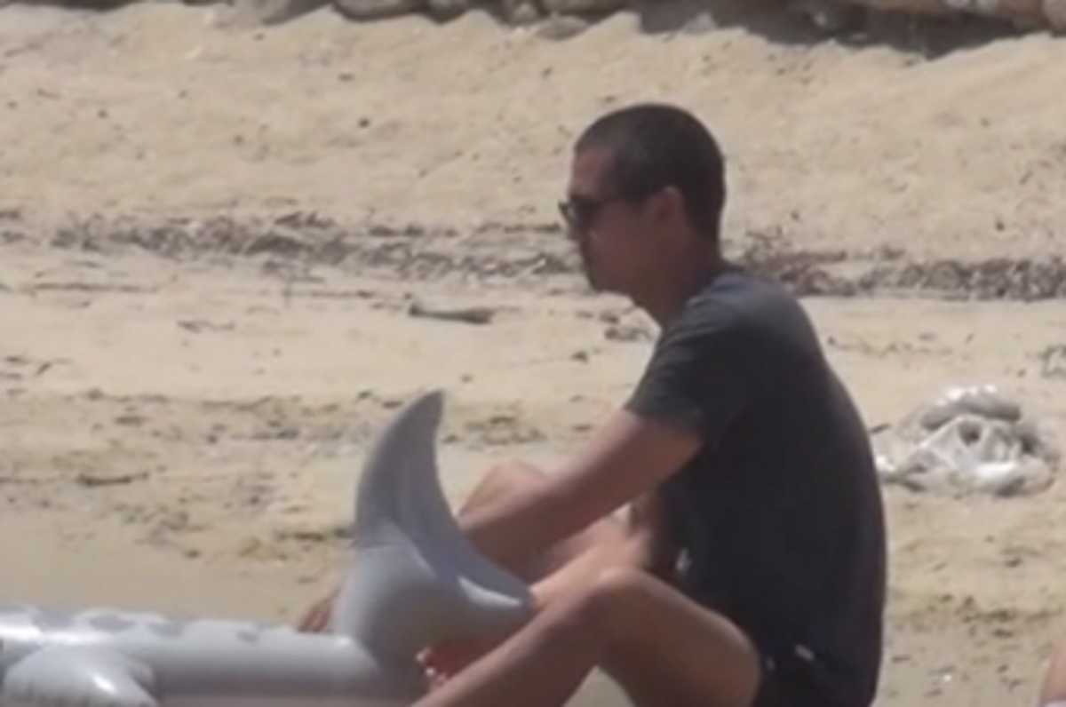 Μύκονος: O MasterChef Σωτήρης Κοντιζάς σε οικογενειακές στιγμές! Δεν πέρασε απαρατήρητος στην παραλία (Βίντεο)