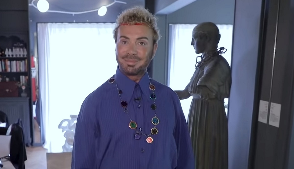 Αυτό είναι το υπέροχο διαμέρισμα του Λάκη Γαβαλά στο Κολωνάκι! [vid]