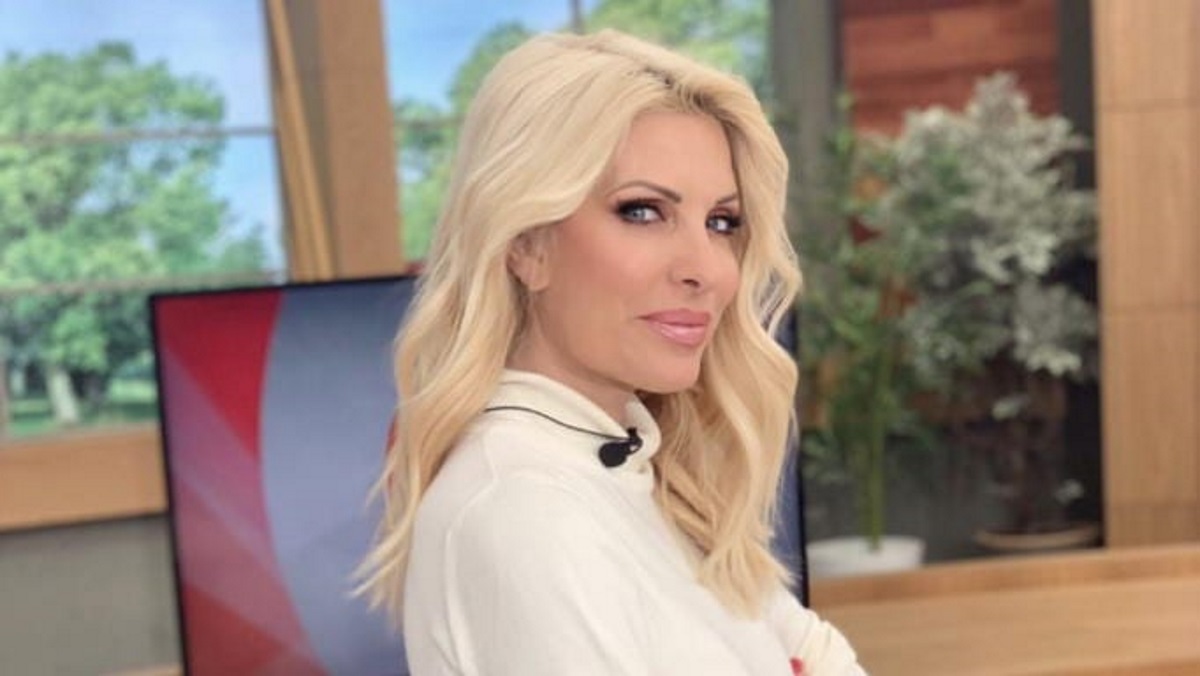 Δεν φαντάζεστε ποια ηθοποιός κέρδισε το φόρεμα που έδινε δώρο η Μενεγάκη!