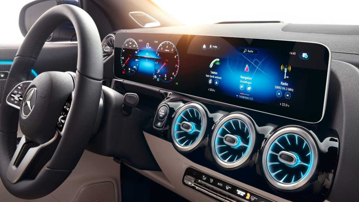 H Mercedes-Benz προσβλέπει σε μεγάλα κέρδη από το infotainment MBUX