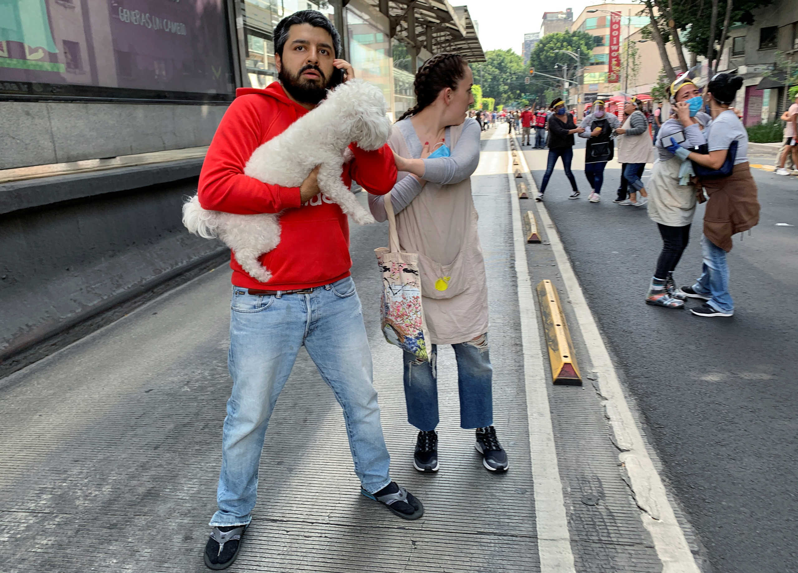 Ισχυρότατος σεισμός ταρακούνησε το Μεξικό – Οι πρώτες εικόνες (pics, video)