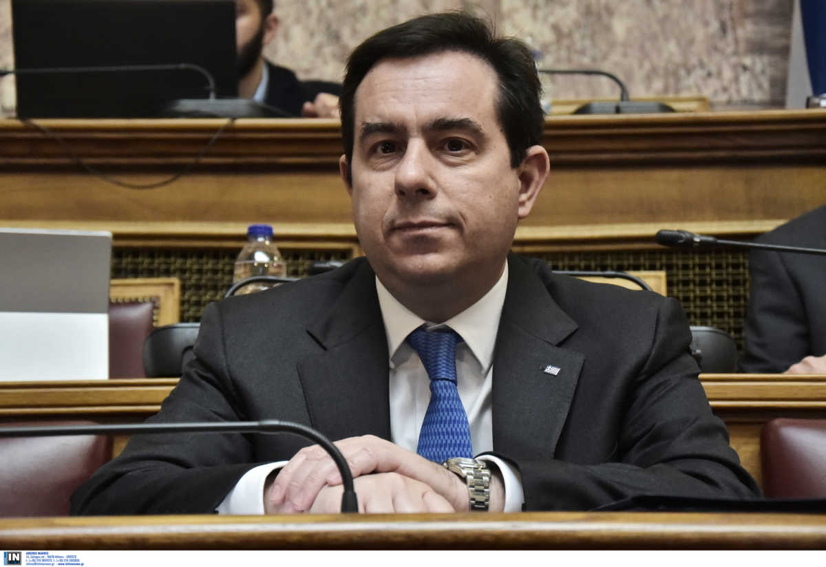 Μηταράκης: Στόχος να κλείσουν τουλάχιστον 60 δομές στην ηπειρωτική Ελλάδα μέχρι τέλος του χρόνου