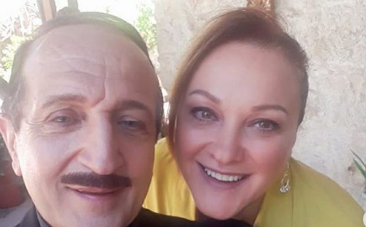 Ξεκίνησε γυρίσματα για το “Καφέ της Χαράς” ο Σπύρος Μπιμπίλας!  [pics]