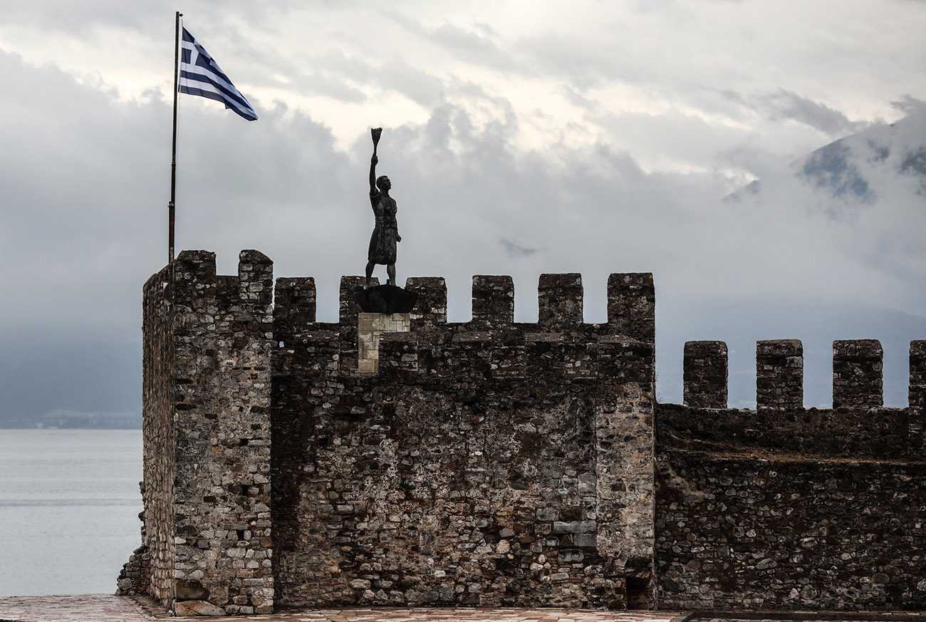 Ναύπακτος: Το άγαλμα του Θερβάντες, ο Δον Κιχώτης και η σχέση τους με την Ελλάδα