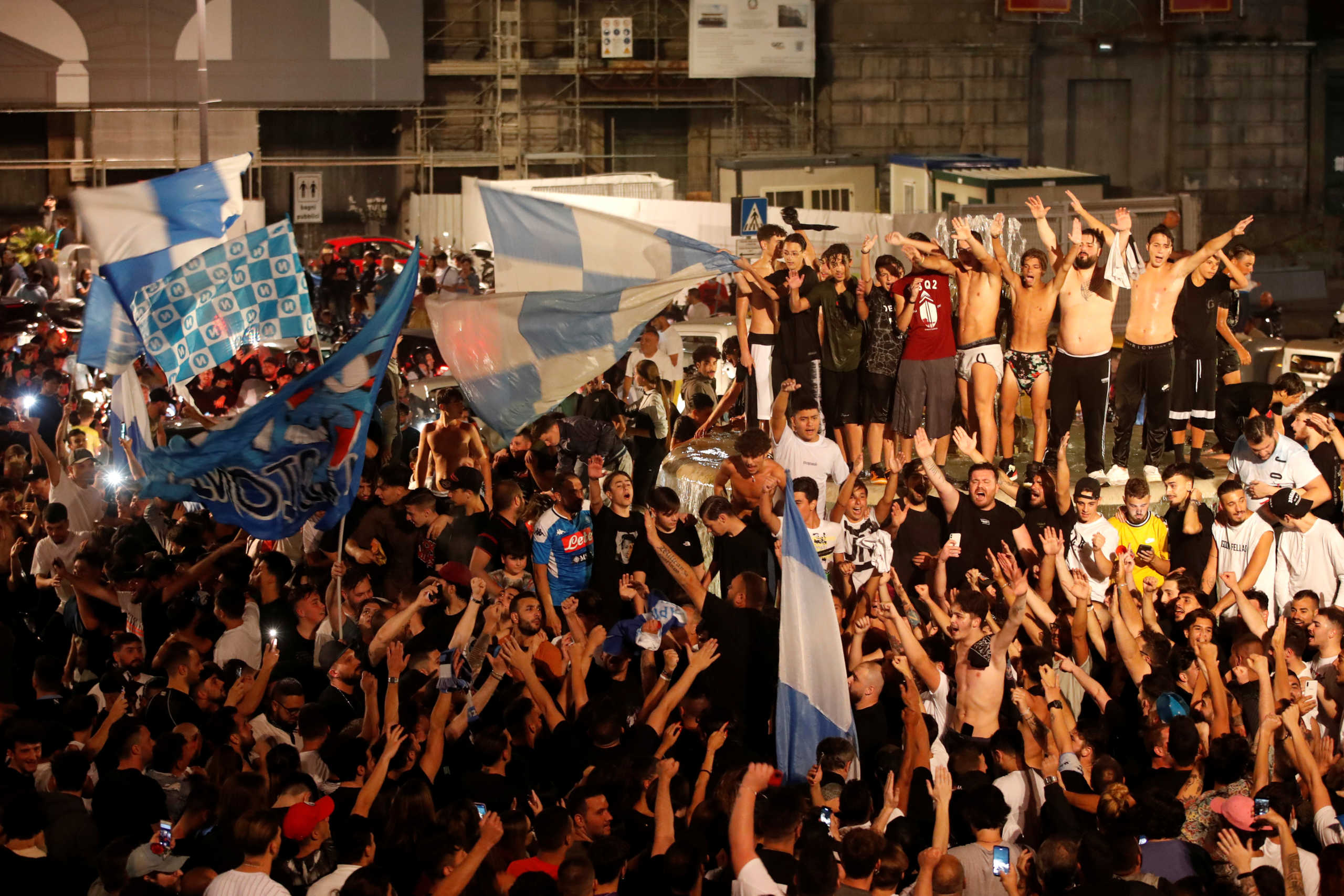 Soccer Football - Coppa Italia - Final - Napoli fans celebrate after winning the Coppa Italia in Naples, Napoli v Juventus - Naples, Italy - June 17, 2020   Napoli fans celebrate after winning the Coppa Italia Final, following the outbreak of the coronavirus disease (COVID-19)   REUTERS