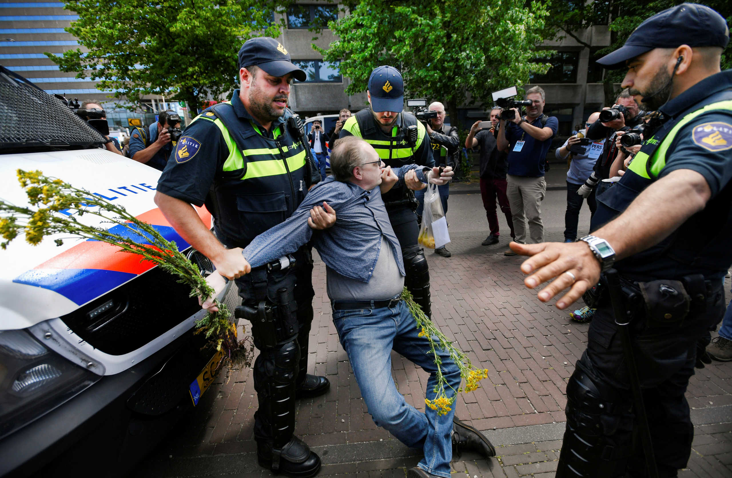 Ολλανδία: Δεκάδες συλλήψεις στη Χάγη σε συγκέντρωση κατά των μέτρων κοινωνικής αποστασιοποίησης
