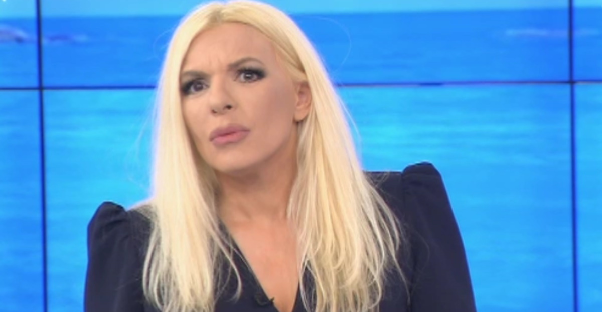 Αιφνιδίασε την Αννίτα Πάνια: «Σε είχα δει με τον κ. Καρβέλα»