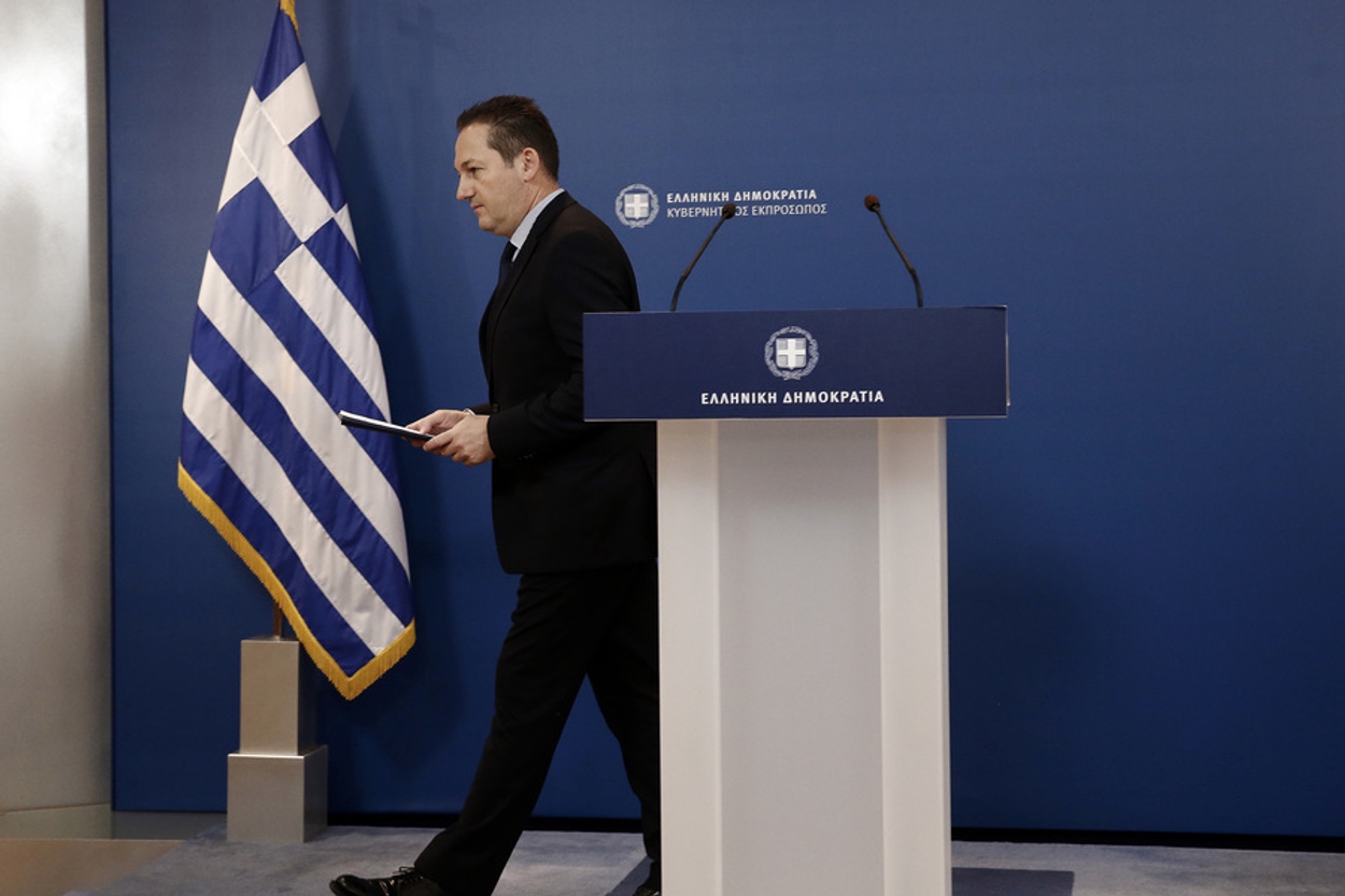 Πέτσας για Novartis: Η κυβέρνηση διερευνά κάθε πρόσφορο τρόπο αποζημίωσης του ελληνικού Δημοσίου