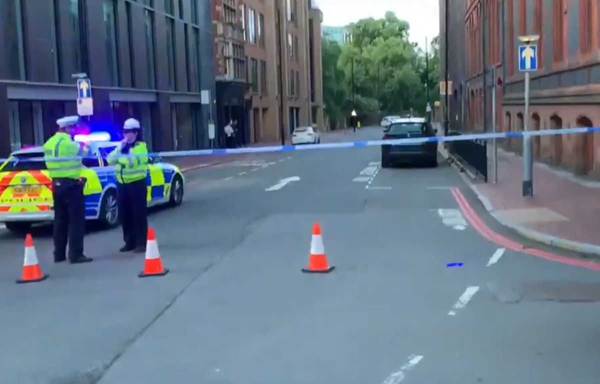 Βρετανία: Μακελειό στο Ρέντινγκ! 3 νεκροί και 2 τραυματίες από επίθεση με μαχαίρι (video)