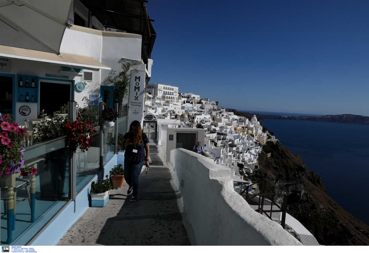 Έρευνα newsit.gr: Οι διακοπές των Ελλήνων – Σε ποιο νησί 7 στα 10 ξενοδοχεία παραμένουν κλειστά