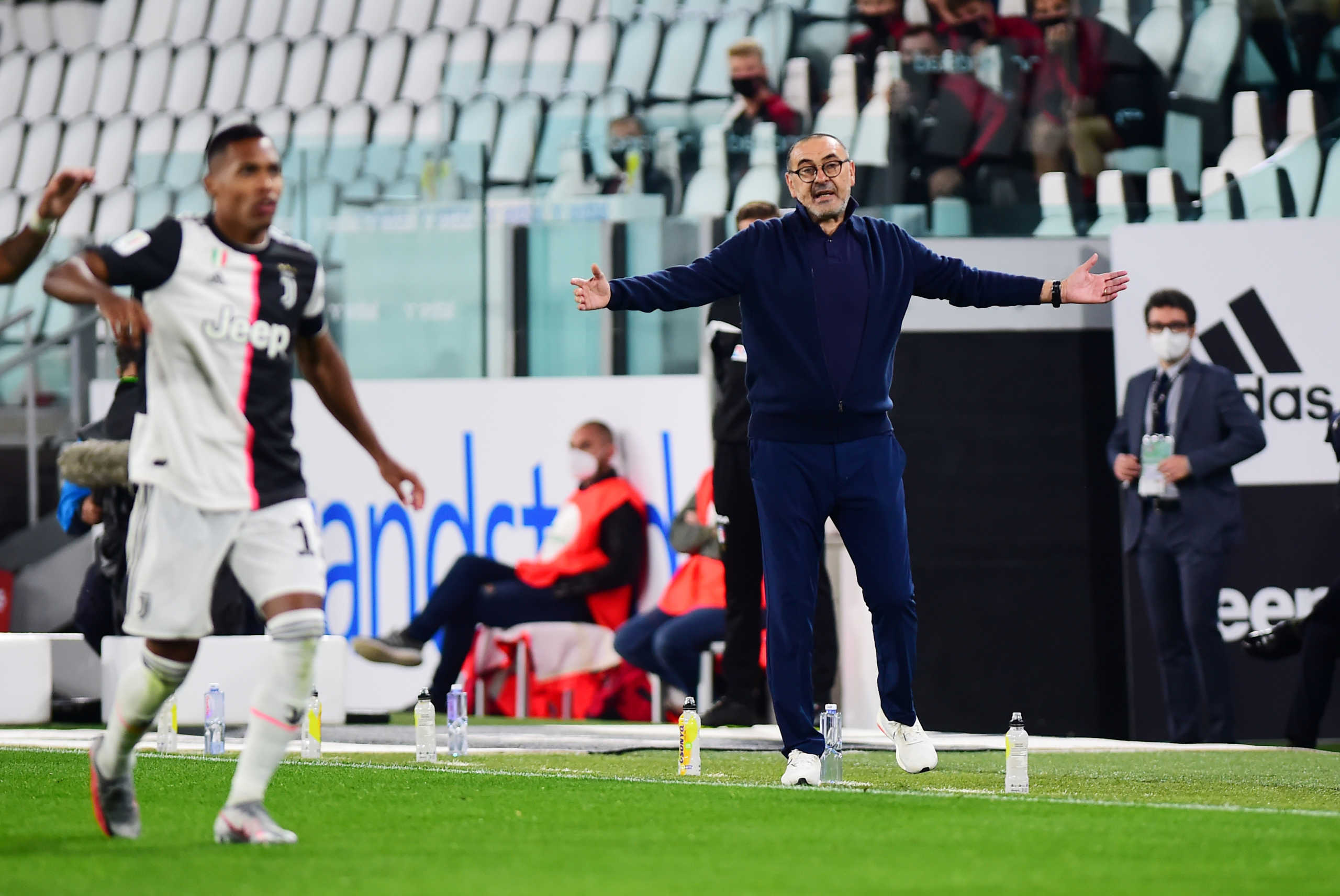 Soccer Football - Coppa Italia Semi Final Second Leg - Juventus v AC Milan - Allianz Stadium, Turin, Italy - June 12, 2020   Juventus coach Maurizio Sarri reacts, as play resumes behind closed doors following the outbreak of the coronavirus disease (COVID-19)   REUTERS