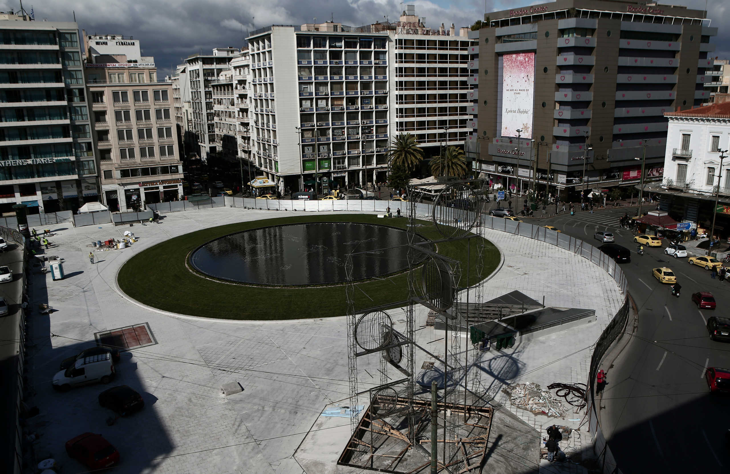 Ομόνοια: Το συντριβάνι γέμισε… σαπουνάδα! Ποια είναι η εξήγηση (video)