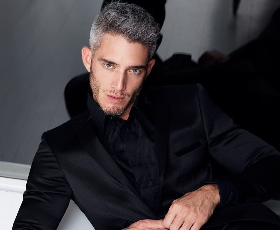 Σοφία Αλιμπέρτη: Σπάνια φωτογραφία σε εξωφυλλο, με τον Θεοχάρη Ιωαννίδη!