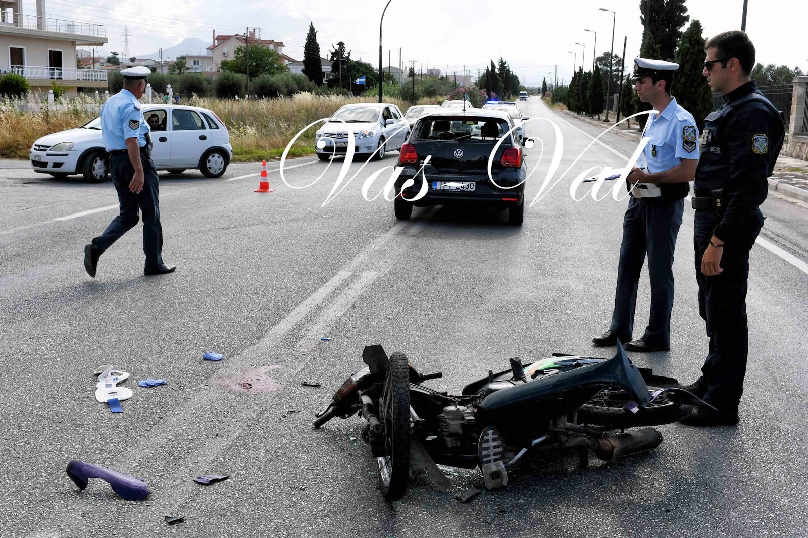 Κόρινθος: Σφοδρή σύγκρουση Ι.Χ με μηχανή! Ένας σοβαρά τραυματίας (pics)