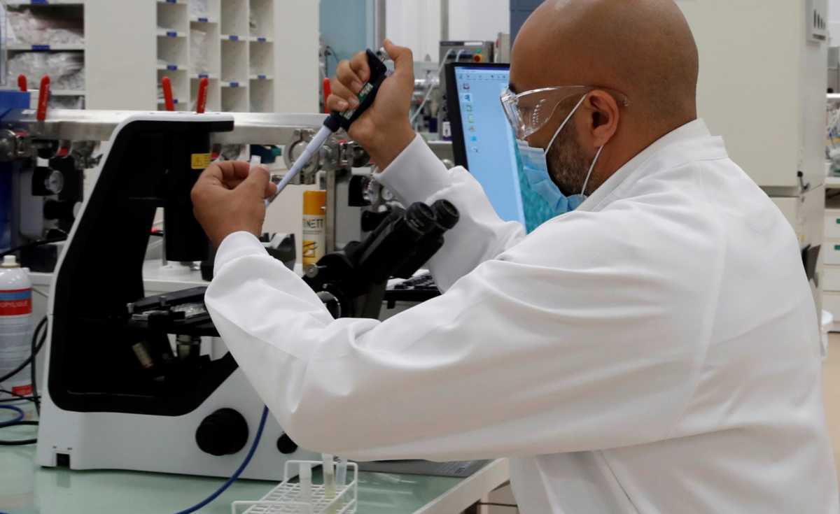Κορονοϊός: Pfizer και BioNTech διευρύνουν τις δοκιμές του εμβολίου σε 44.000 εθελοντές