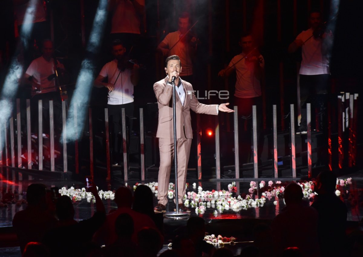 Πλήθος κόσμου στην έναρξη των εμφανίσεων του Βέρτη μετά την καραντίνα! Αντισηπτικά και ανοιχτή οροφή στο νυχτερινό κέντρο