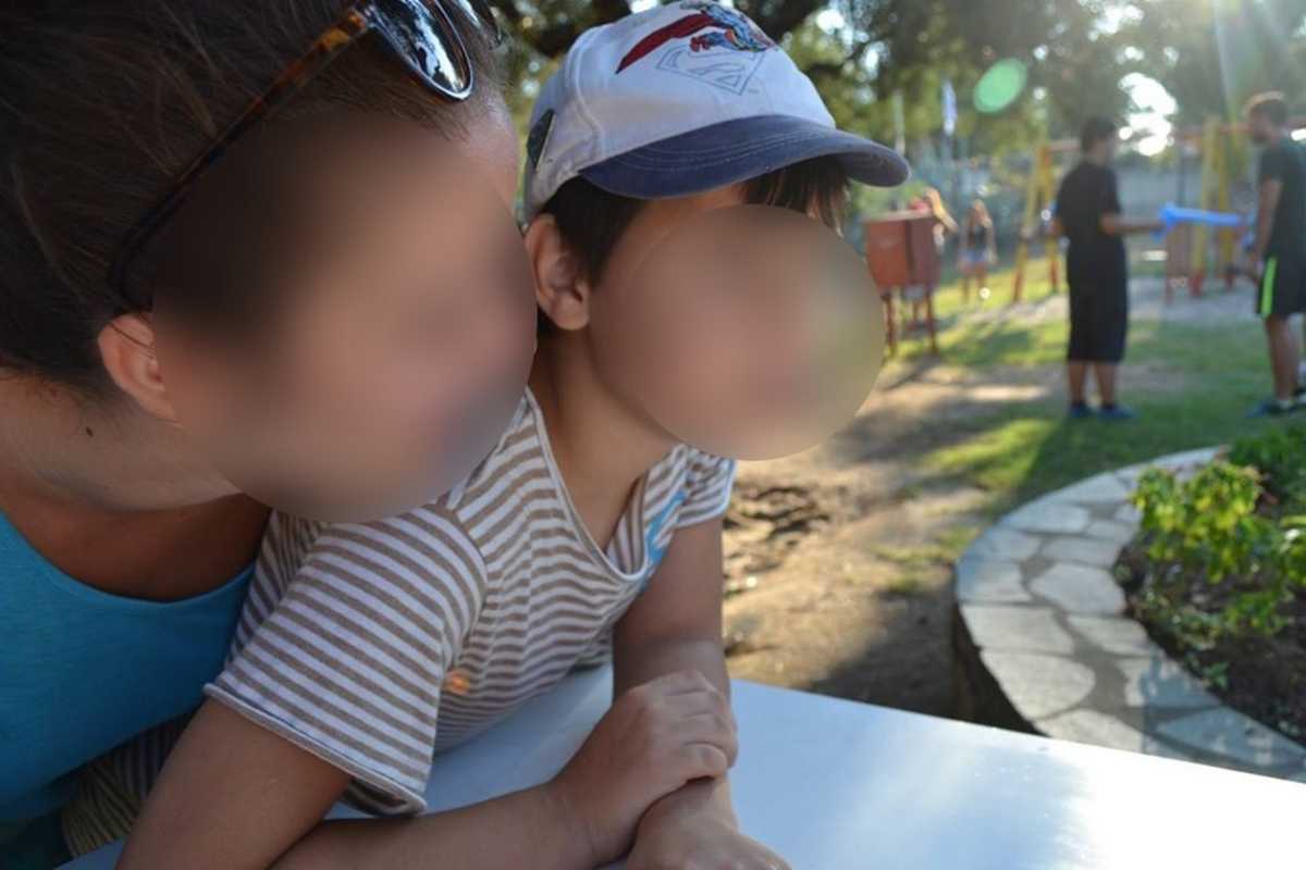 Ξάνθη: Οργή για την έξωση οικογένειας με αυτιστικό παιδί που “ενοχλεί τους γείτονες”
