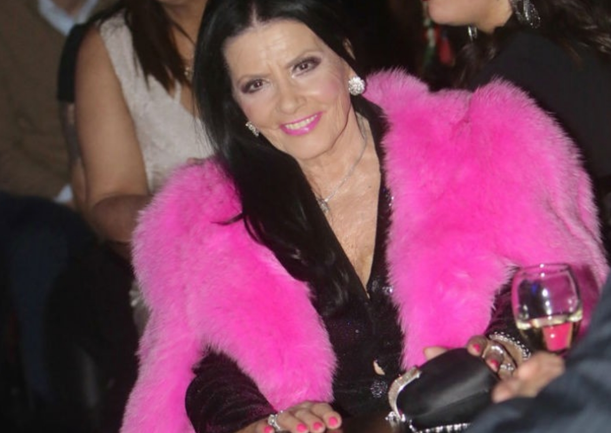 Ζωζώ Σαπουντζάκη: Δείτε την τούρτα έκπληξη για τα 87α γενέθλιά της!