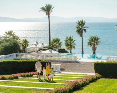 Riviera Olympia & Aqua Park: Το μεγάλο καλοκαιρινό σύμπαν της Grecotel στην Κυλλήνη τα έχει όλα
