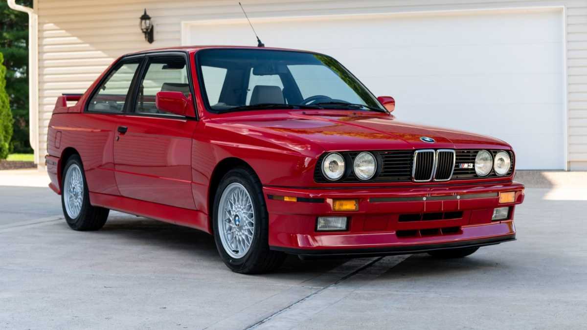 BMW M3 E30 πουλήθηκε σε τιμή… σούπερκαρ! [vid]