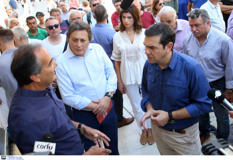 Κέρκυρα: Ο Τσίπρας έπεσε πάνω σε διαμαρτυρία ξεναγών! Η επίσκεψη και η πρώτη βόλτα στο νησί (Φωτό)