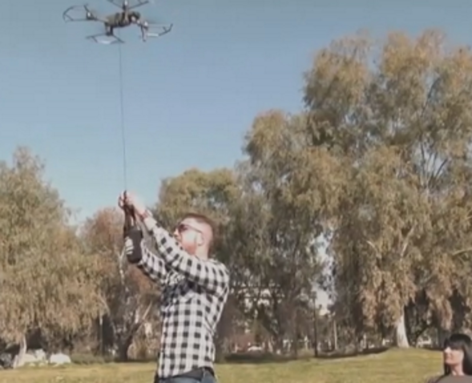 Πάτρα: Ο καφές που έρχεται με drone! Απίθανο… ντελίβερι που κεντρίζει τα βλέμματα (Βίντεο)