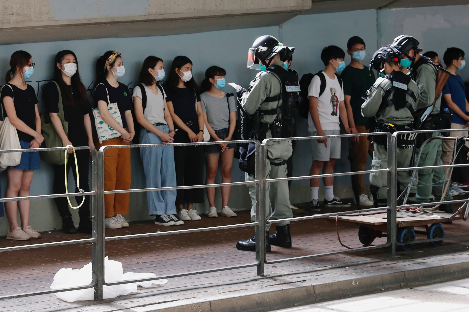 Χονγκ Κονγκ: “Έσκασε” νέο κύμα κορονοϊού – Εισαγόμενα κρούσματα