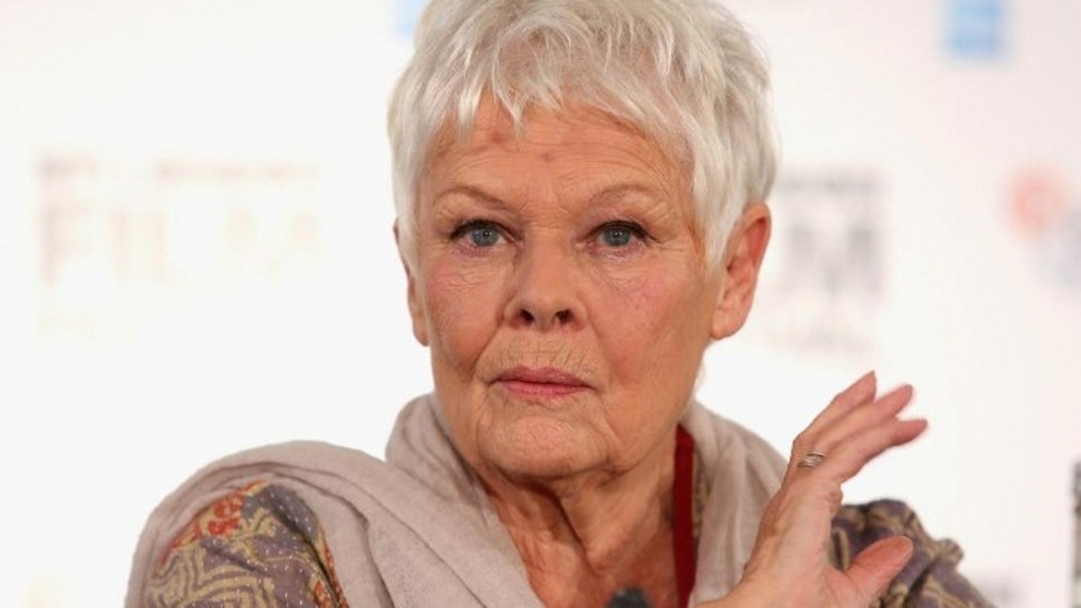 Judi Dench: Αγωνίζεται για τη διάσωση ζωολογικών κήπων