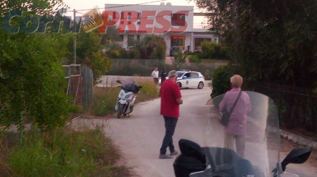 Θρίλερ στην Κέρκυρα: Δύο νεκροί μέσα σε αυτοκίνητο (pics, video)