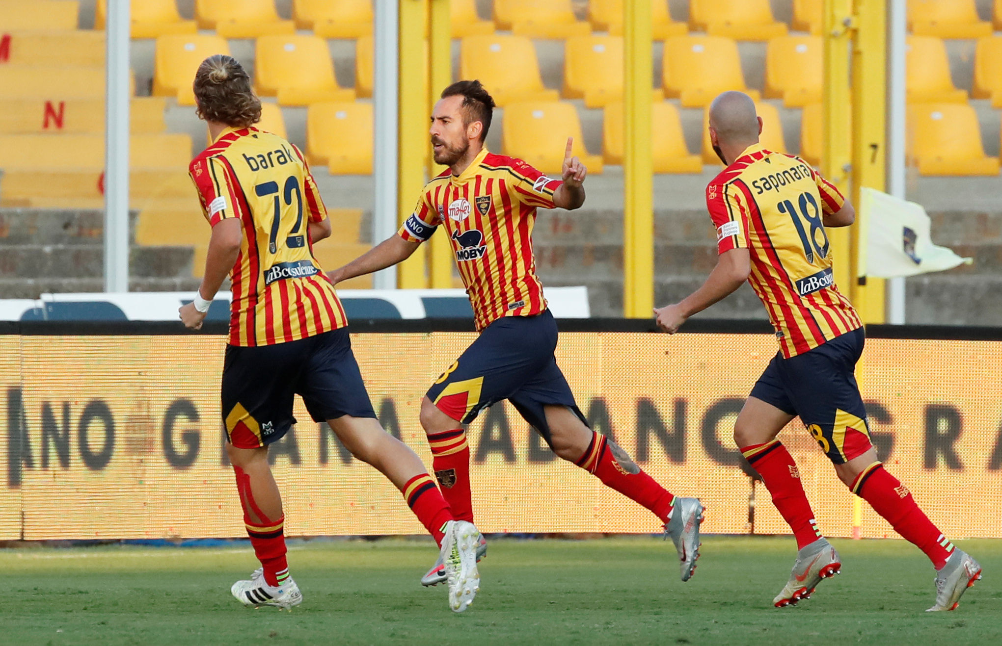Soccer Football - Serie A - Lecce v Lazio - Stadio Via del Mare, Lecce, Italy - July 7, 2020   Lecce's Marco Mancosu celebrates scoring their first goal before it was disallowed, as play resumes behind closed doors following the outbreak of the coronavirus disease (COVID-19)   REUTERS