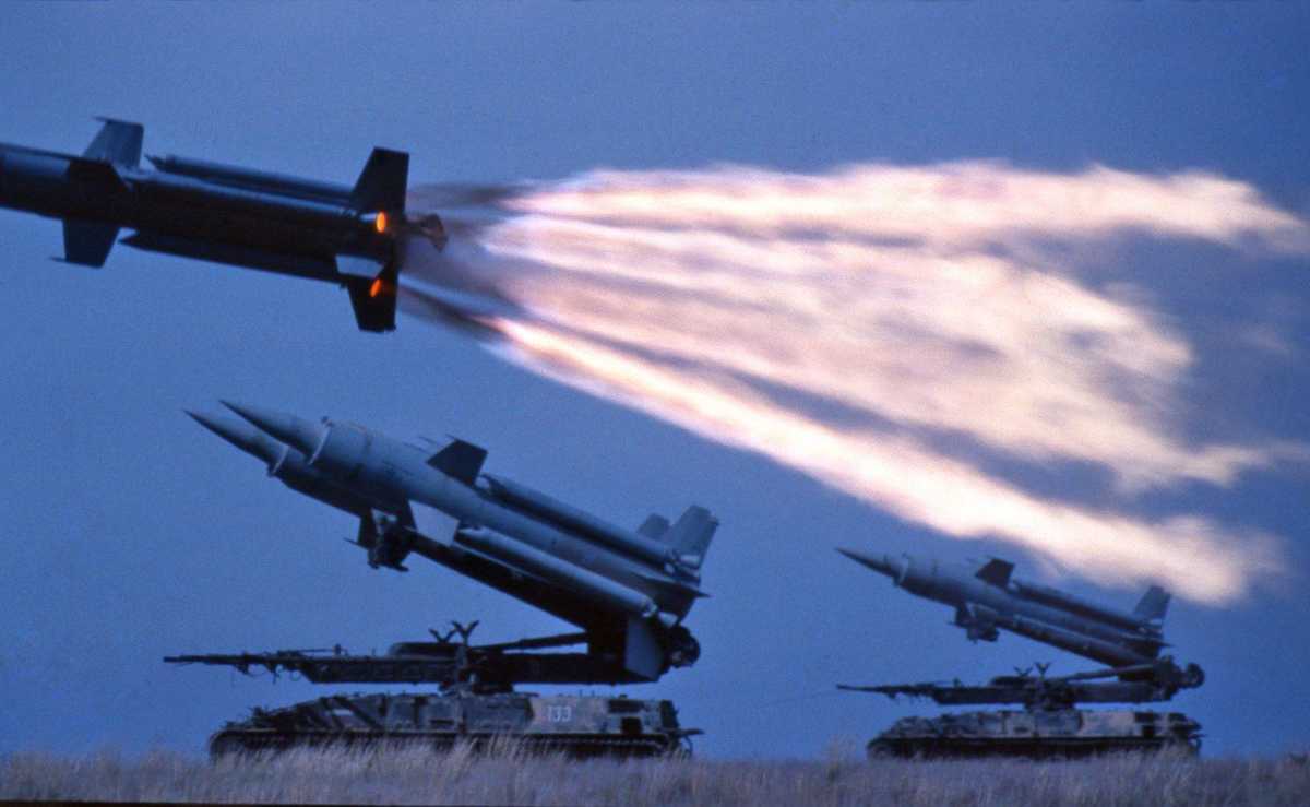 Δεν μπορεί να περιμένει η Αίγυπτος: Ζητά από τη Ρωσία να επισπεύσει τις παραδόσεις όπλων στη Λιβύη