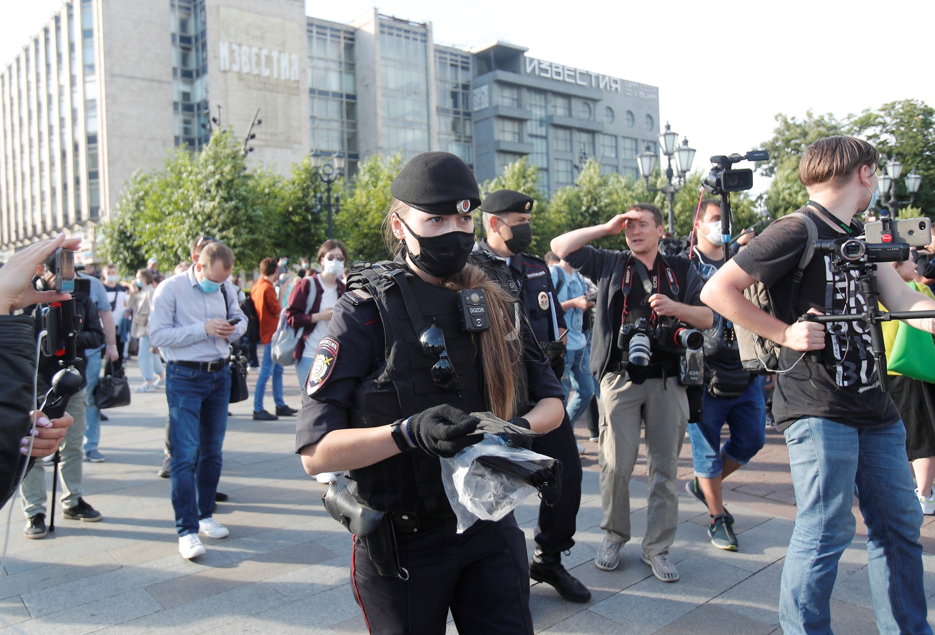 Μόσχα: Καταδίκη δημοσιογράφου για “εγκωμιασμό τρομοκρατίας”